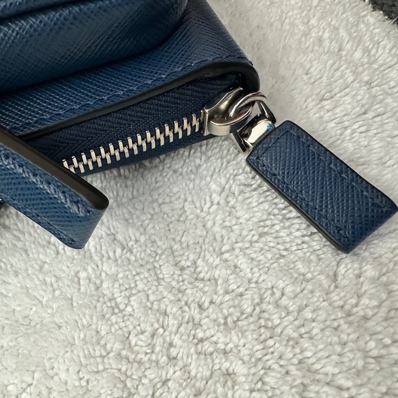 Authentic PRADA Blue Saffiano Leather Crossbody bag - Picture 10 of 16